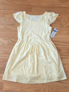 Cat & Jack Pastel Yellow Eyelet Flutter-Sleeve Dress Size M/8 NWT